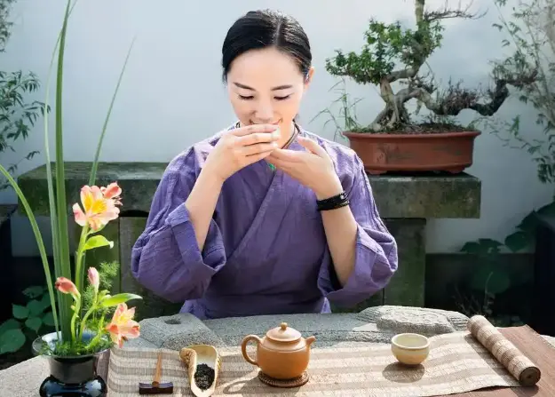 上海吃喝玩乐推荐资讯：同城交友与打卡地全攻略，解锁魔都潮玩新姿势 🎉